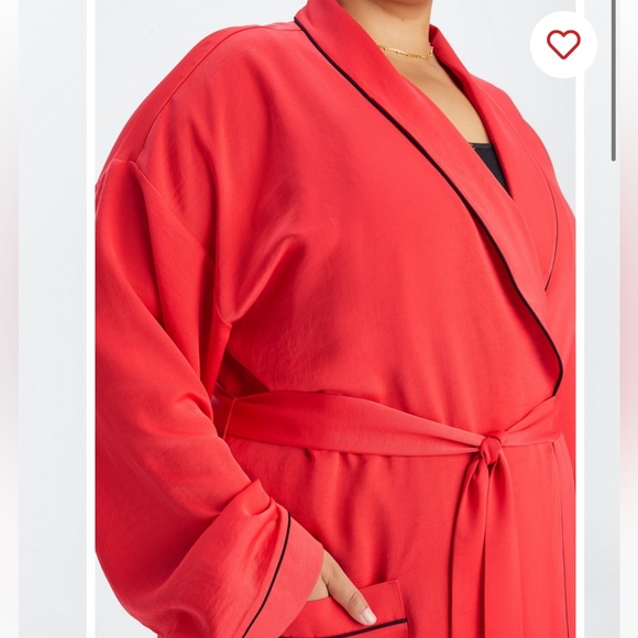 Fabletics Ecosatin Robe - Picture 3 of 6